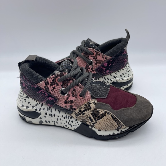 Michael Kors Cliff Women's Approximate Size 5 Multicolor Animal Print Shoes - Picture 1 of 10